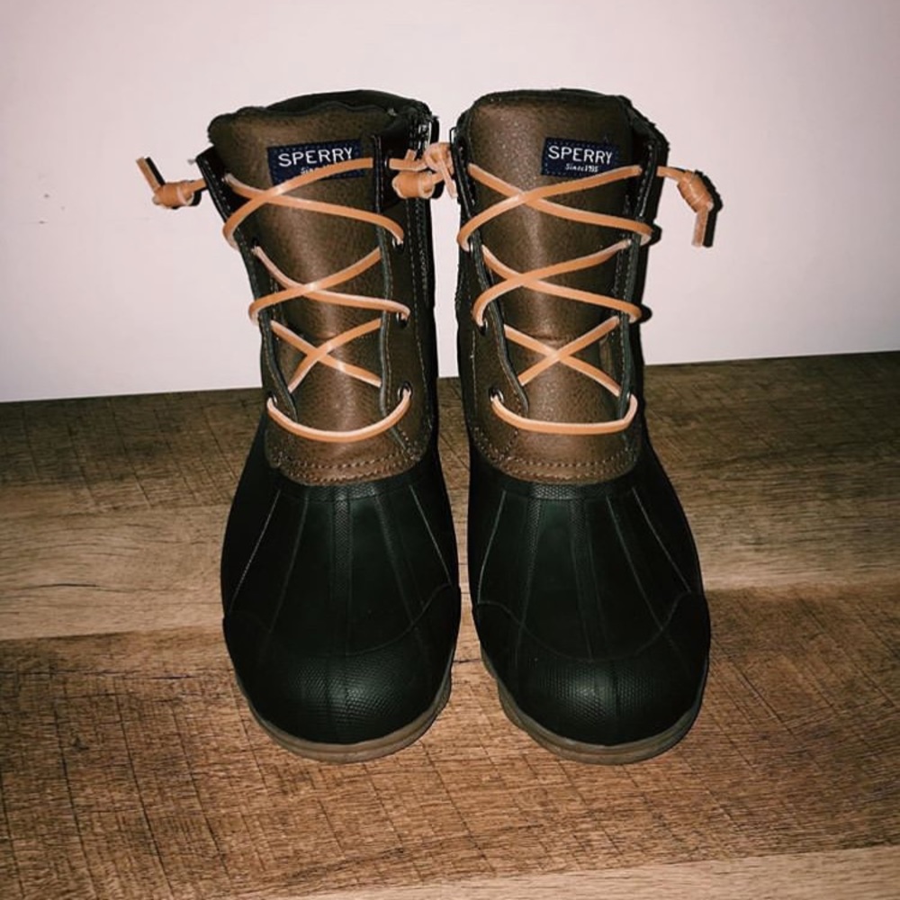 Sperry bean boots